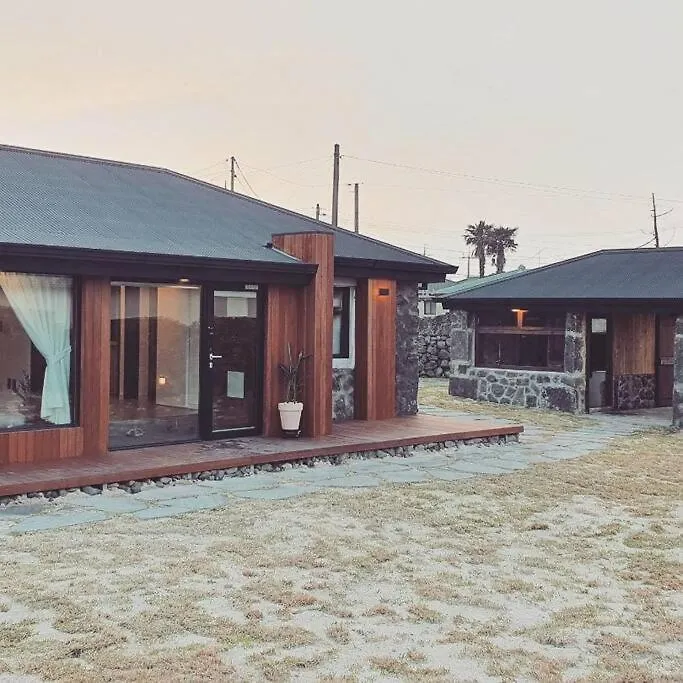 Jeju Sorakddele Entire House 빌라 0*,  대한민국
