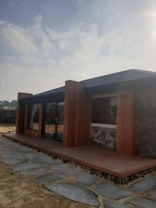 Jeju Sorakddele Entire House 빌라 펜션